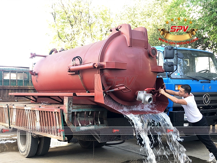 4,000 Litres Sewage Vacuum Tanker Body - Testing 2